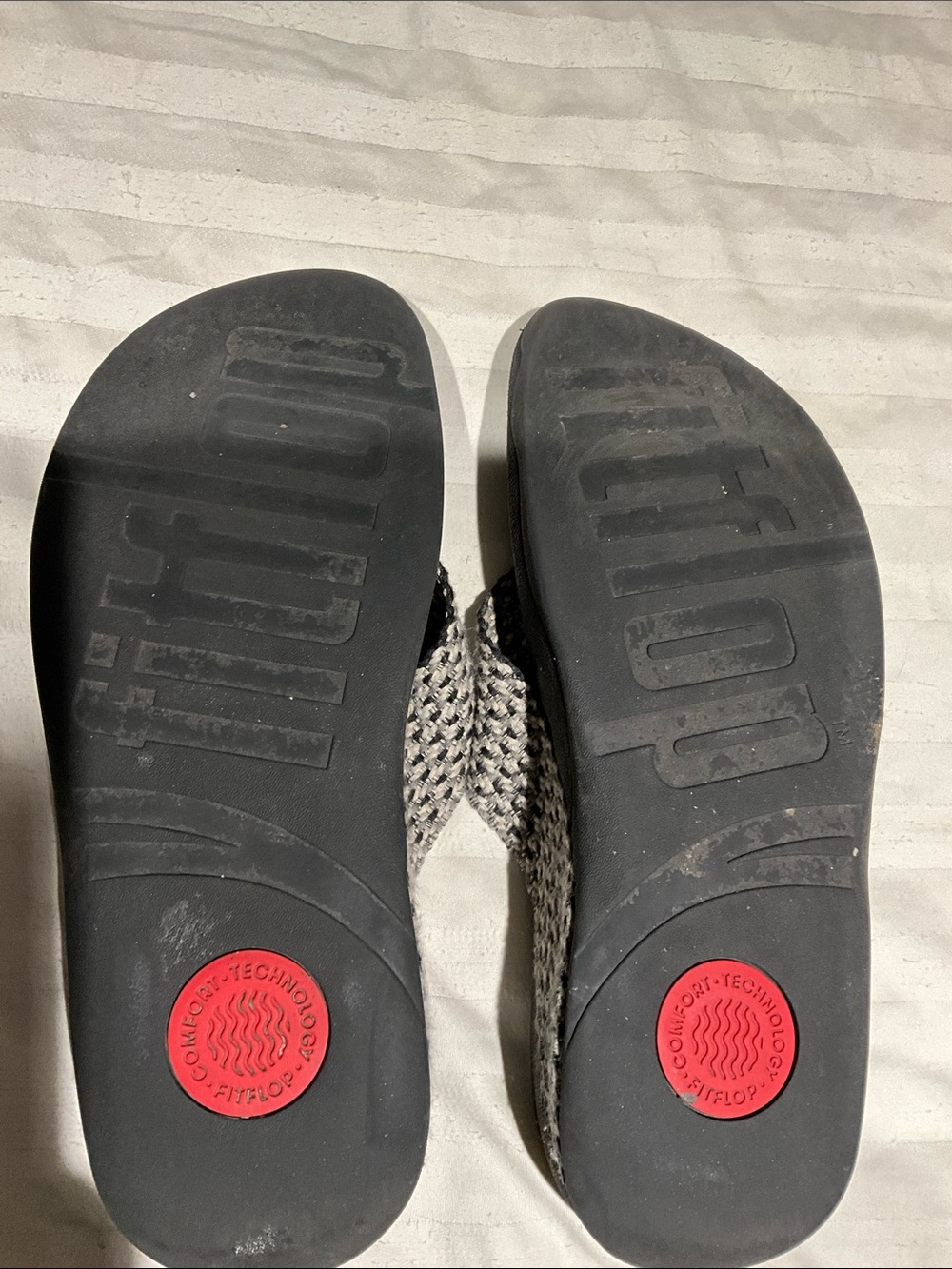 FitFlop Black with Silver Woven Thong Sandals - Picture 5 of 6